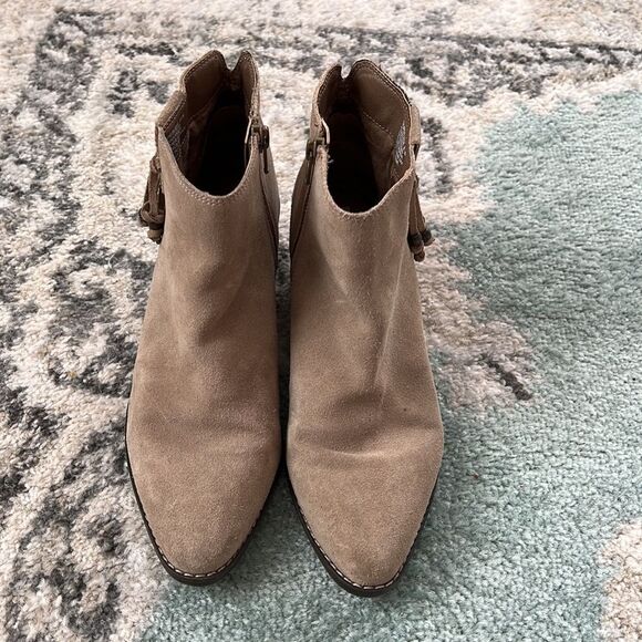 White Mountain 8.5 *Havana* Suede Leather Tassel Ankle Booties EUC - Picture 4 of 11